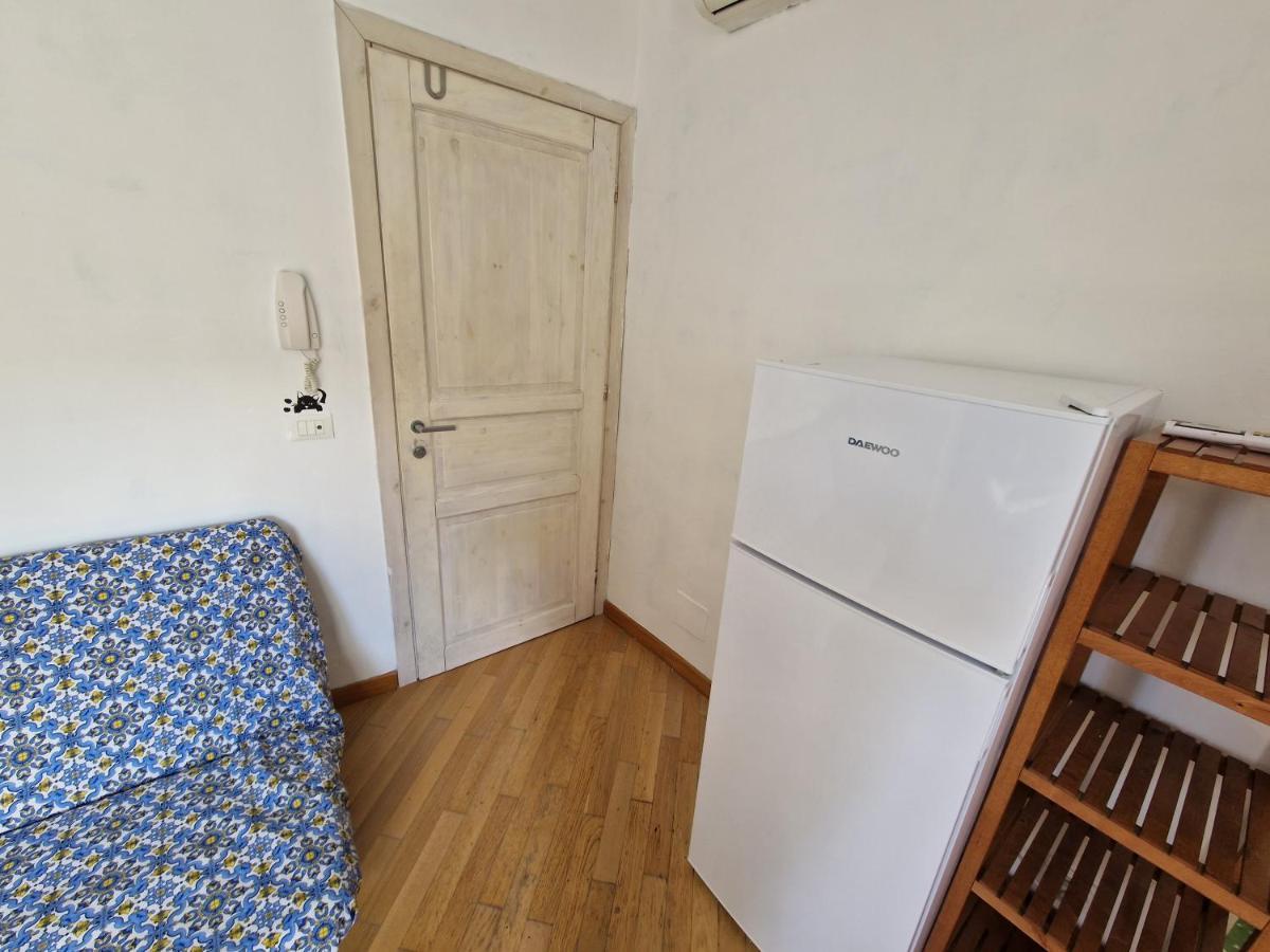Casette Di Alex Con Terrazza Трапани Екстериор снимка